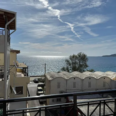Arty Loft With Sea & Views Apartamento